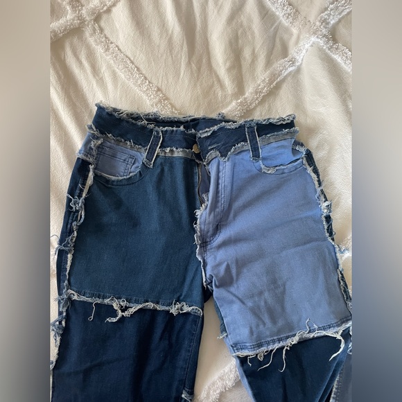High Rise Patchwork Jeans - Picture 3 of 4